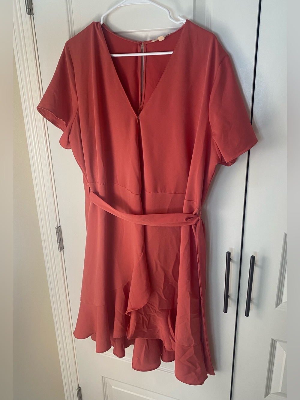 Gibson Latimer Rust Orange V-Neck Belted Short Dress